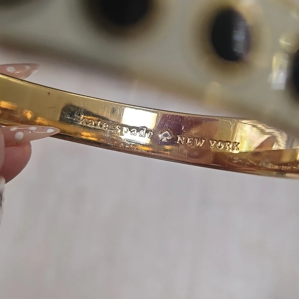 Kate Spade New York "In the Spotlight" Black/Cream/Gold Enamel Bangle Bracelet - Picture 4 of 8